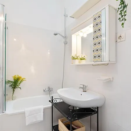 As Feel - Monti Apartment *